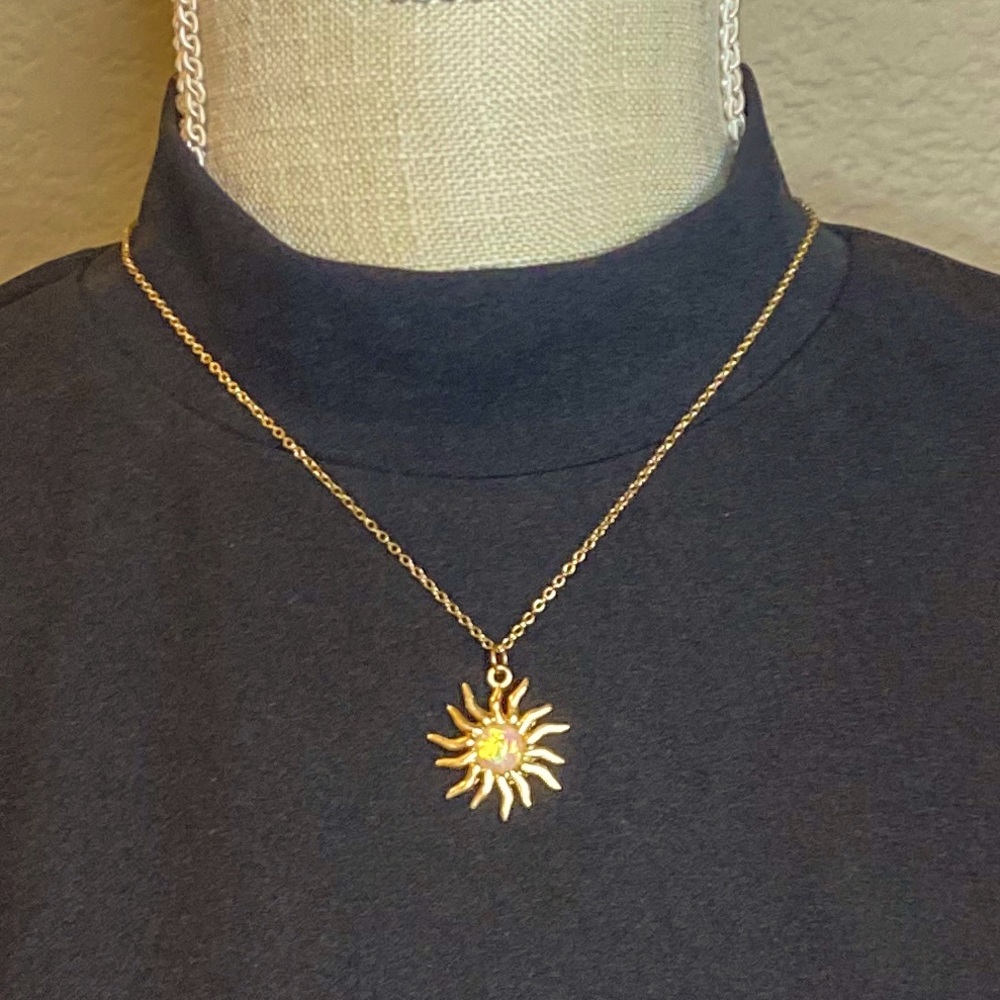 Vintage Opalescent Resin Sun Set on Gold Tone Boho Necklace - Picture 2 of 4